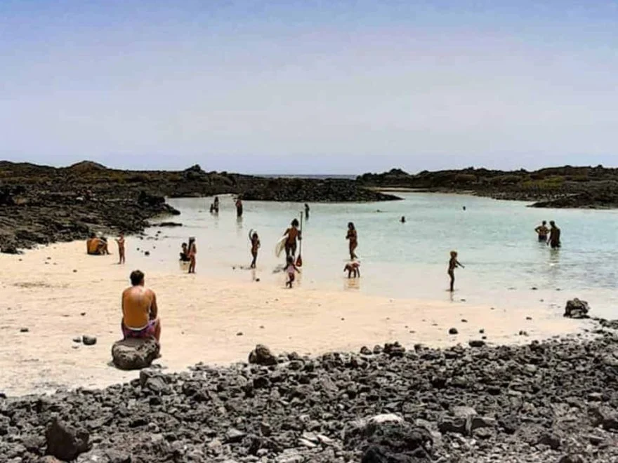 La Concha na Lobos, wyspa Lobos, u stóp La Caldera, ok. 10 min pieszo od przystani
